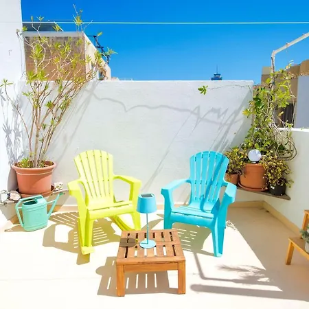 Prime Location: 3 Bedroom/3 Bath+terrace Apartment Saint Julian's