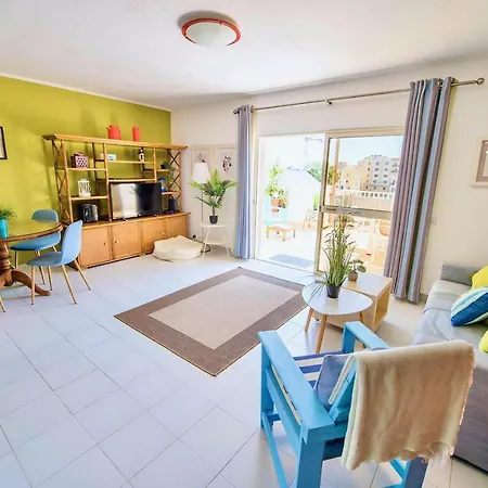 Prime Location: 3 Bedroom/3 Bath+terrace *