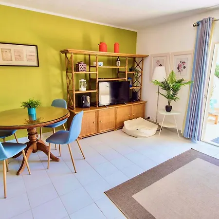 Prime Location: 3 Bedroom/3 Bath+terrace *