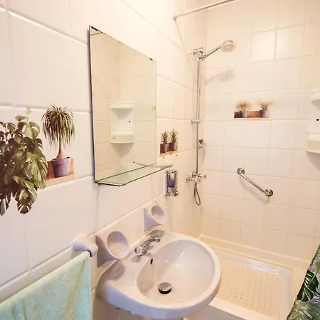Prime Location: 3 Bedroom/3 Bath+terrace شقة *