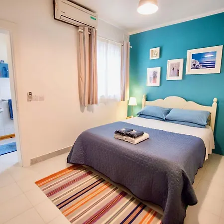Prime Location: 3 Bedroom/3 Bath+terrace سانت جوليان