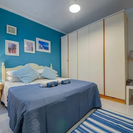 Prime Location: 3 Bedroom/3 Bath+terrace شقة *